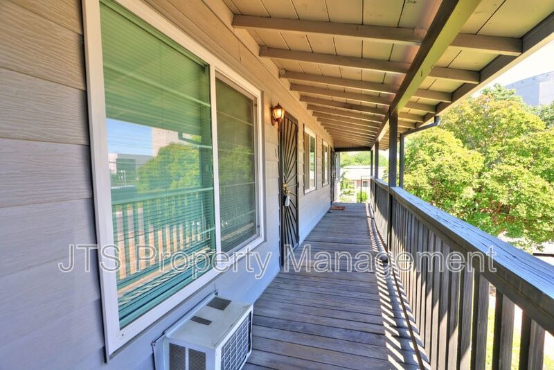 Updated Upstairs 1 Bedroom Across the Street from UC Davis! property image
