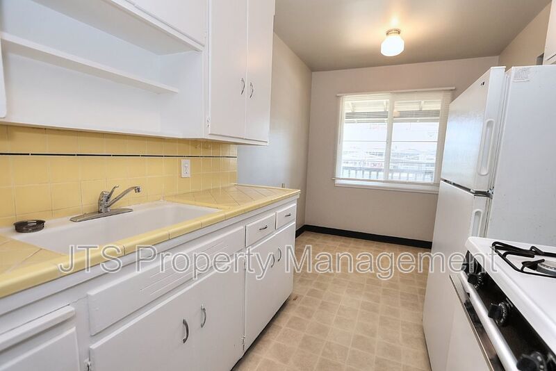 Updated Upstairs 1 Bedroom Across the Street from UC Davis! property image
