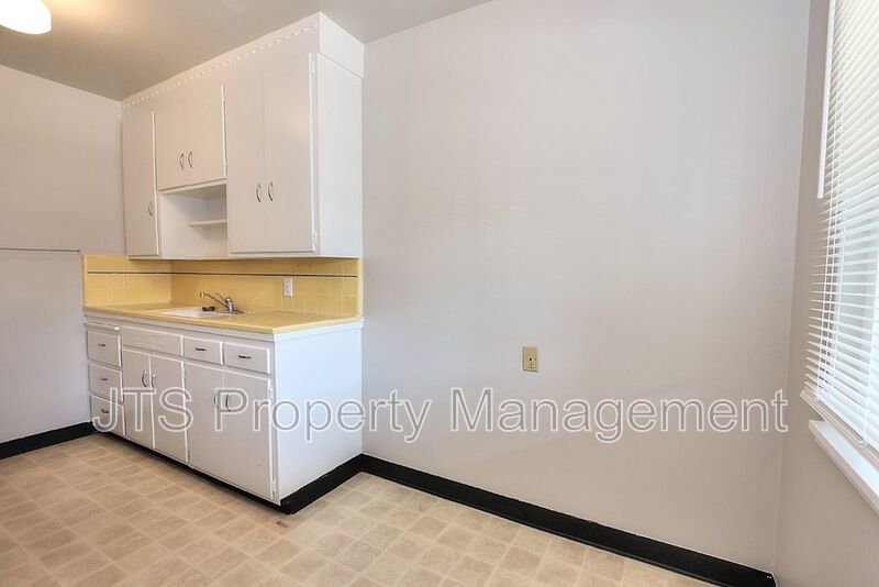 Updated Upstairs 1 Bedroom Across the Street from UC Davis! property image