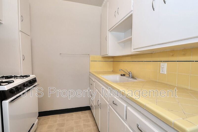 Updated Upstairs 1 Bedroom Across the Street from UC Davis! property image