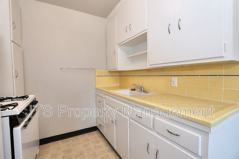 Updated Upstairs 1 Bedroom Across the Street from UC Davis! property image