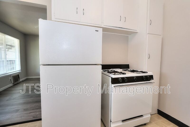 Updated Upstairs 1 Bedroom Across the Street from UC Davis! property image