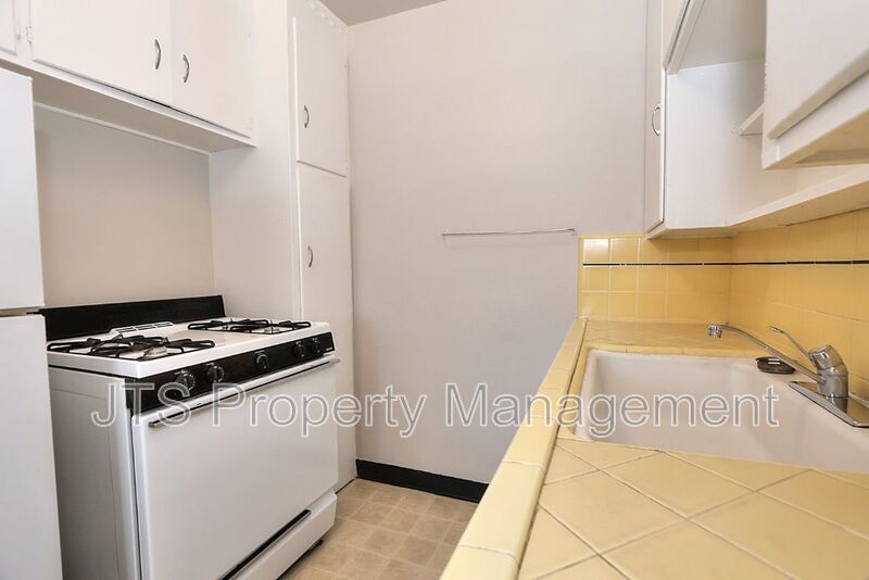 Updated Upstairs 1 Bedroom Across the Street from UC Davis! property image