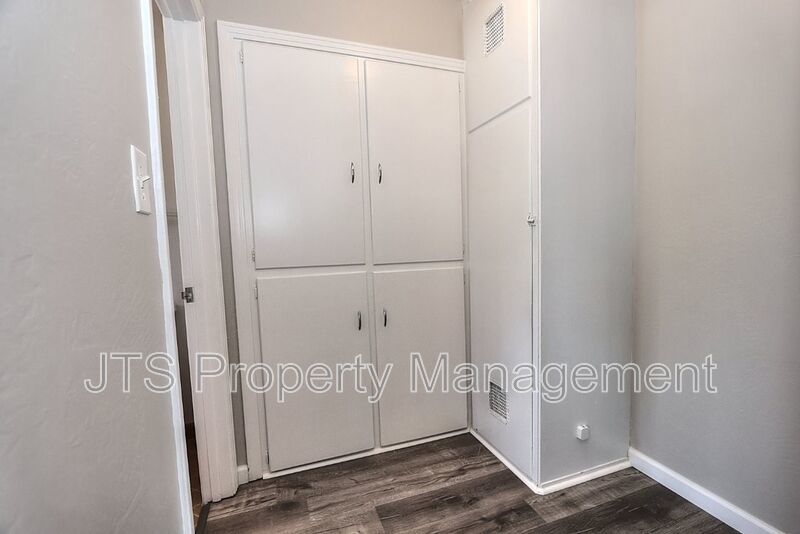 Updated Upstairs 1 Bedroom Across the Street from UC Davis! property image