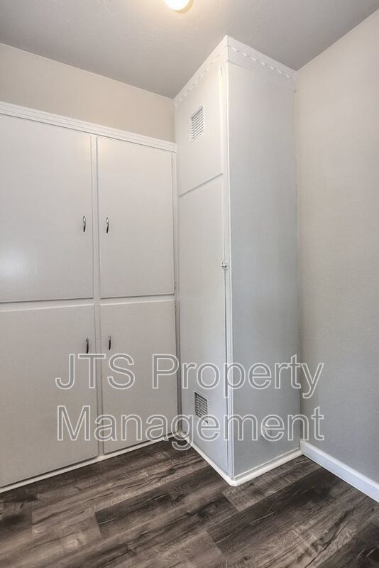 Updated Upstairs 1 Bedroom Across the Street from UC Davis! property image