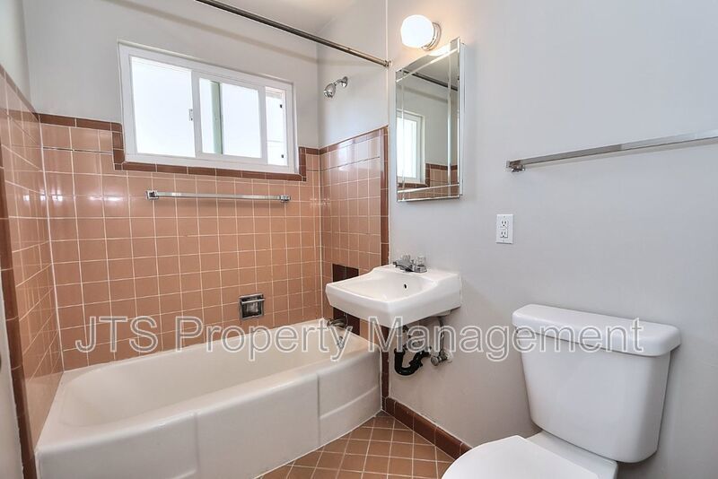 Updated Upstairs 1 Bedroom Across the Street from UC Davis! property image