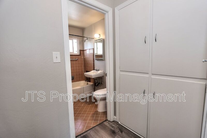 Updated Upstairs 1 Bedroom Across the Street from UC Davis! property image