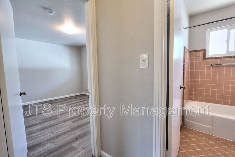 Updated Upstairs 1 Bedroom Across the Street from UC Davis! property image