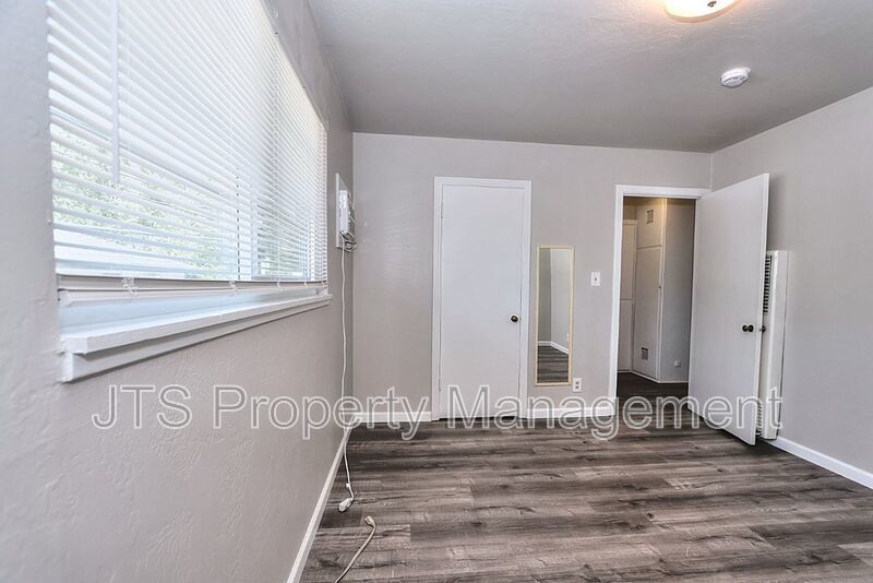 Updated Upstairs 1 Bedroom Across the Street from UC Davis! property image