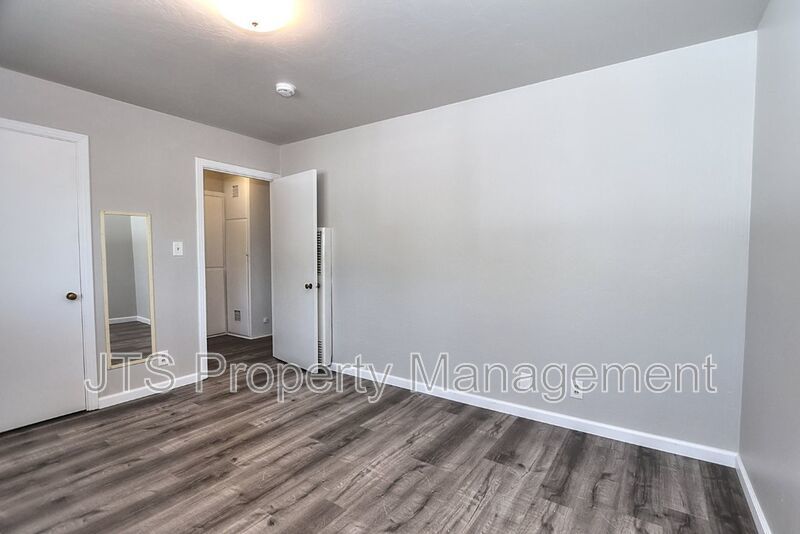 Updated Upstairs 1 Bedroom Across the Street from UC Davis! property image