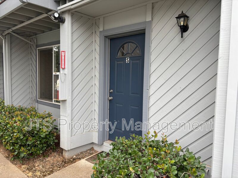 Condo For Rent Steps From Community Pool! property image