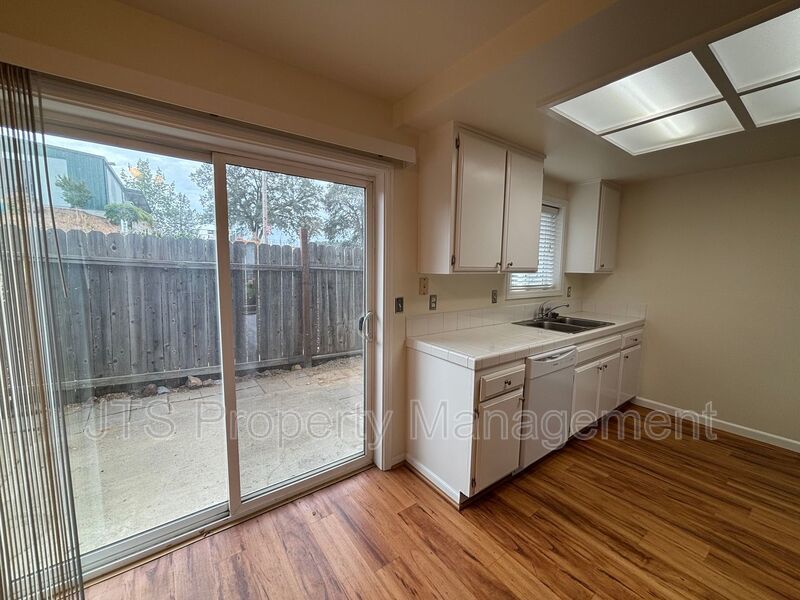 Condo For Rent Steps From Community Pool! property image