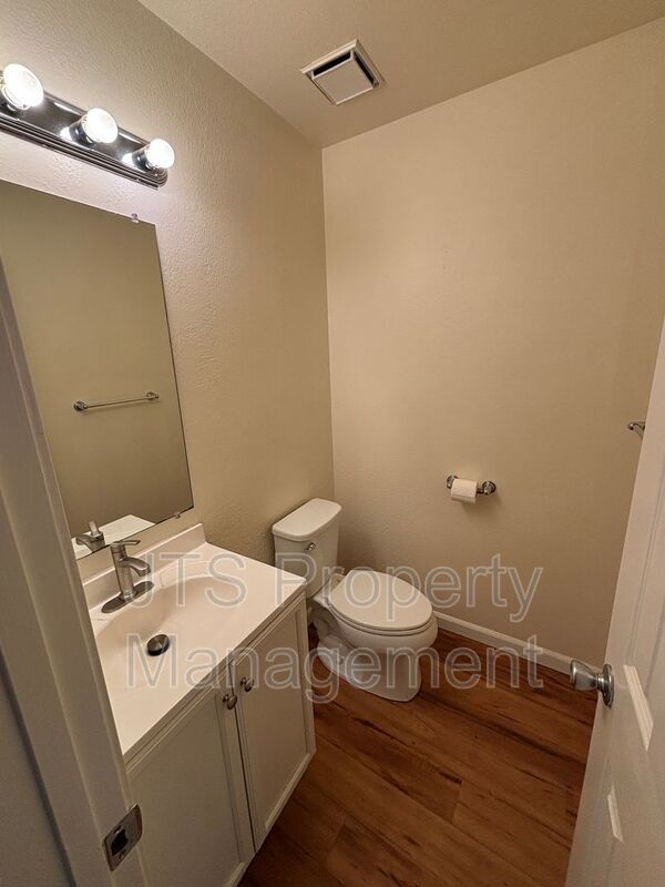 Condo For Rent Steps From Community Pool! property image
