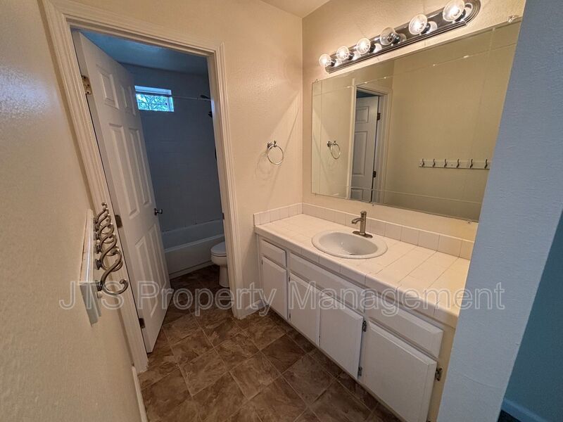 Condo For Rent Steps From Community Pool! property image