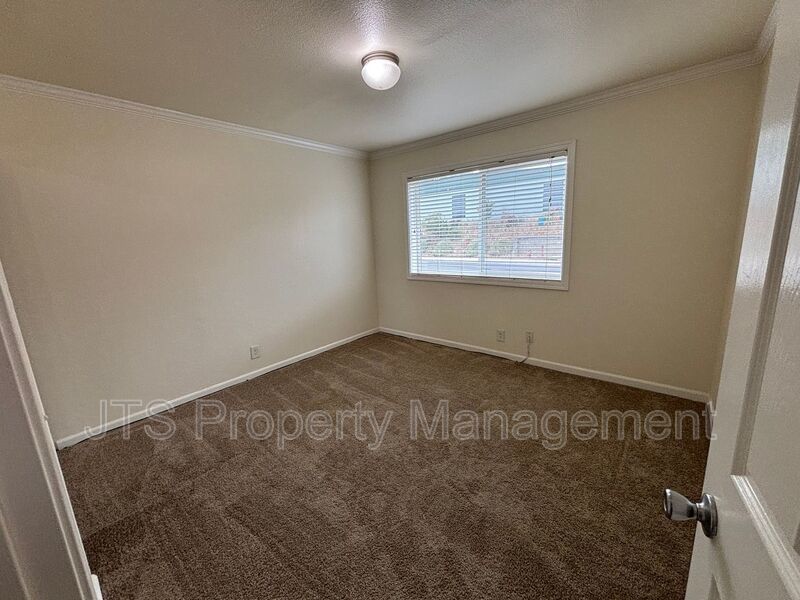 Condo For Rent Steps From Community Pool! property image