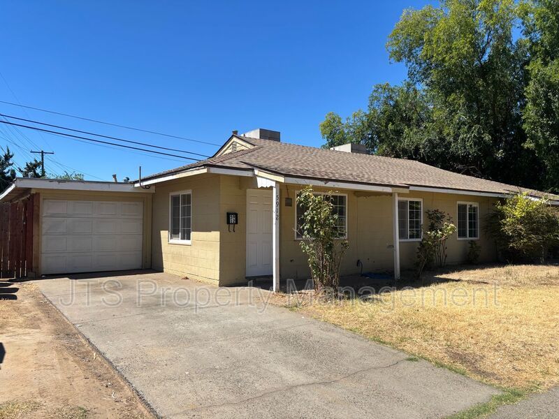 Cozy 2 bed 1 bath Unit in South Tahoe Park! property image