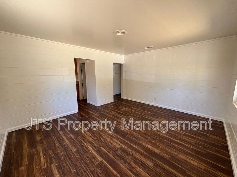 Cozy 2 bed 1 bath Unit in South Tahoe Park! property image