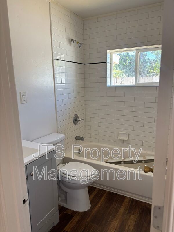 Cozy 2 bed 1 bath Unit in South Tahoe Park! property image