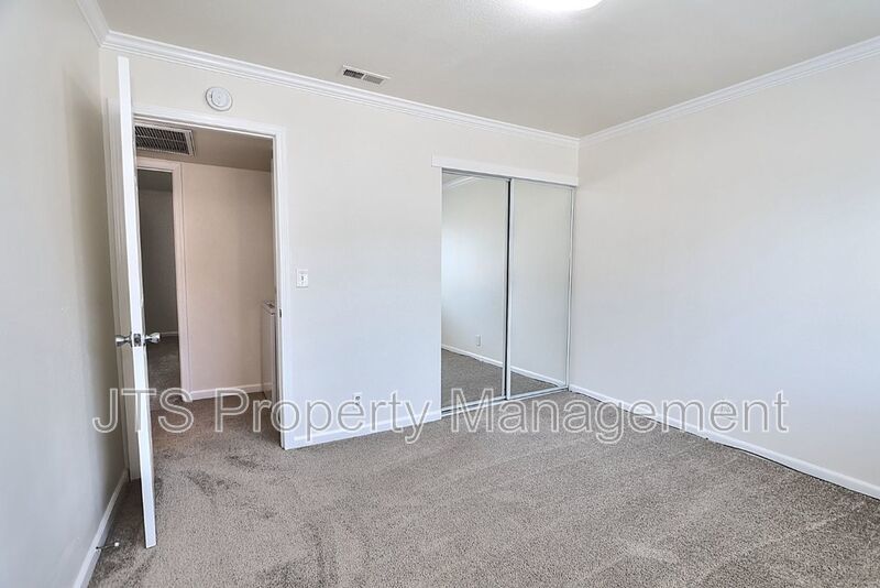Condo For Rent Steps From Community Pool! property image