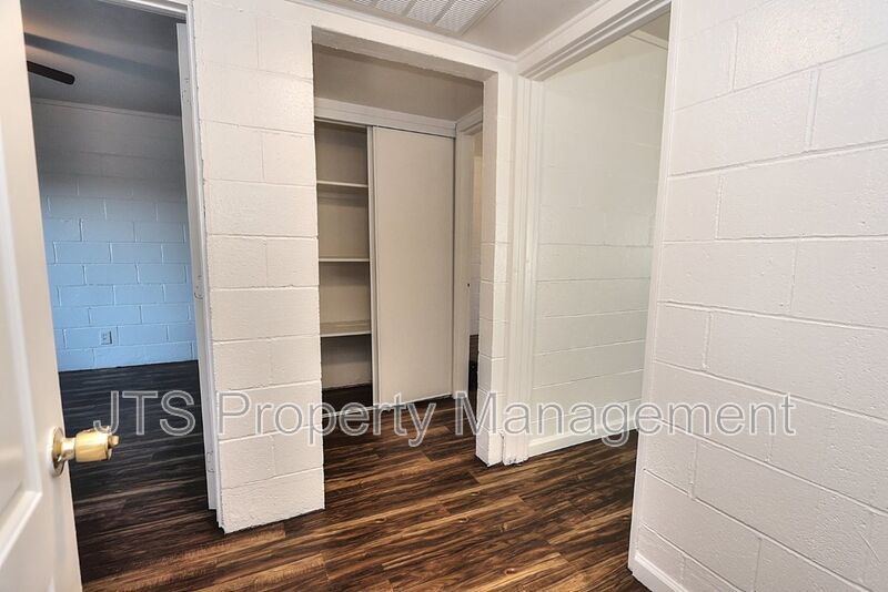 Cozy 2 bed 1 bath Unit in South Tahoe Park! property image