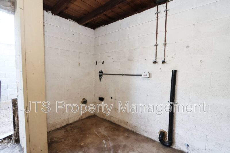 Cozy 2 bed 1 bath Unit in South Tahoe Park! property image