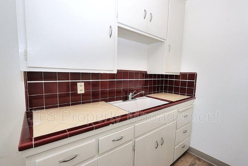 Upper Level Apartment Across From UC Davis Medical Center! property image