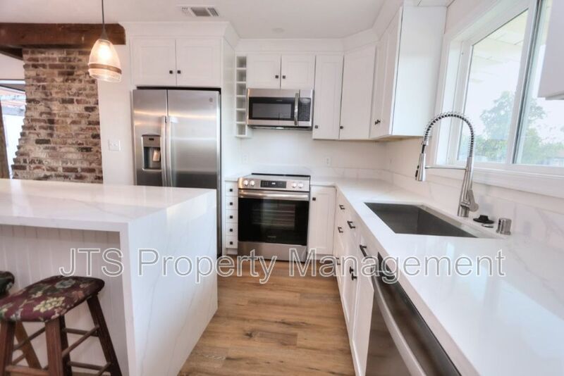Newly Remodeled Home in Lincoln for Rent Now! property image