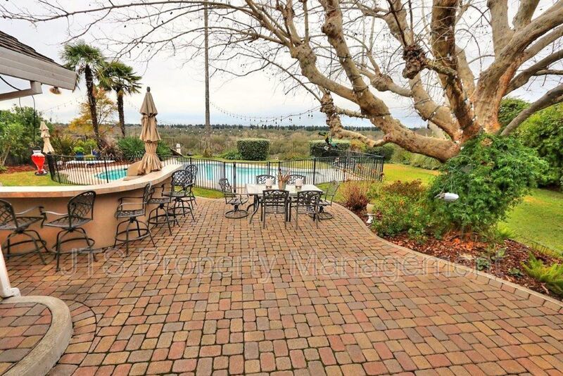 Fair Oaks Beauty off Winding Way- Available Soon! property image