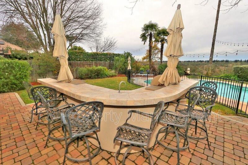Fair Oaks Beauty off Winding Way- Available Soon! property image