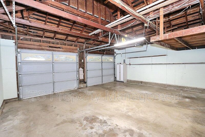 Fair Oaks Beauty off Winding Way- Available Soon! property image