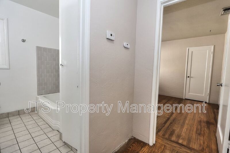 Nice 2 bed Duplex Coming Available Now! property image