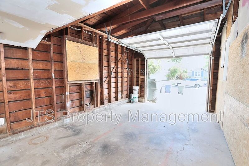 Nice 2 bed Duplex Coming Available Now! property image