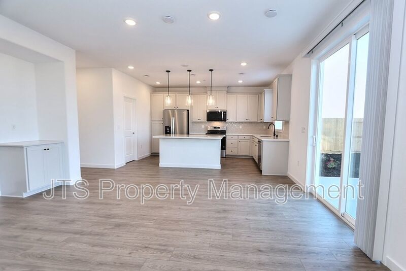 Beautiful West Roseville New Construction Home for Rent Now! property image