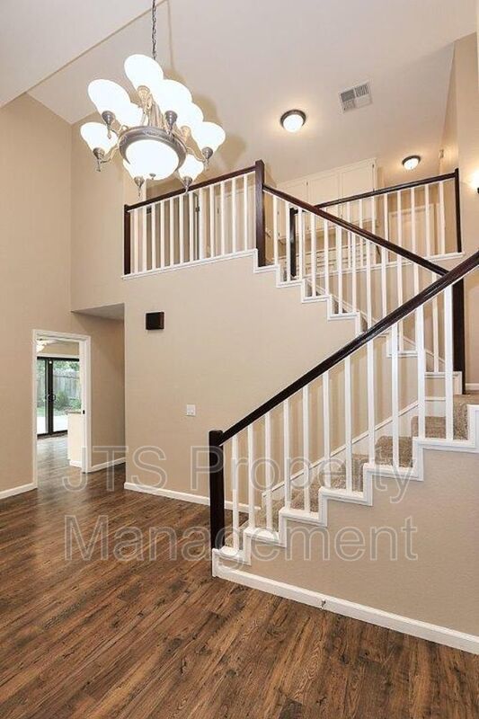 Incredible Gold River Home Steps from the American River Bike Trail! property image