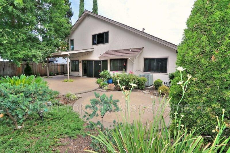 Incredible Gold River Home Steps from the American River Bike Trail! property image