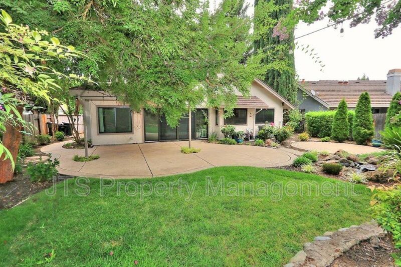 Incredible Gold River Home Steps from the American River Bike Trail! property image