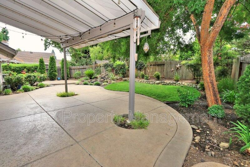 Incredible Gold River Home Steps from the American River Bike Trail! property image
