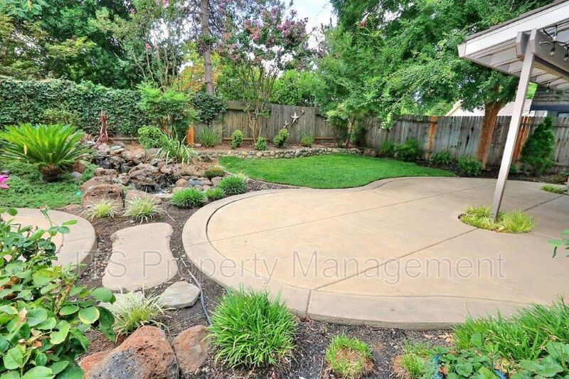 Incredible Gold River Home Steps from the American River Bike Trail! property image