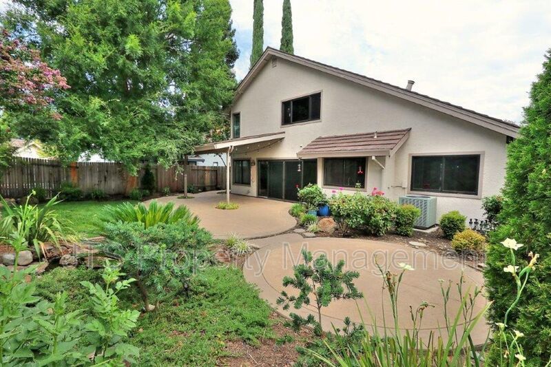Incredible Gold River Home Steps from the American River Bike Trail! property image