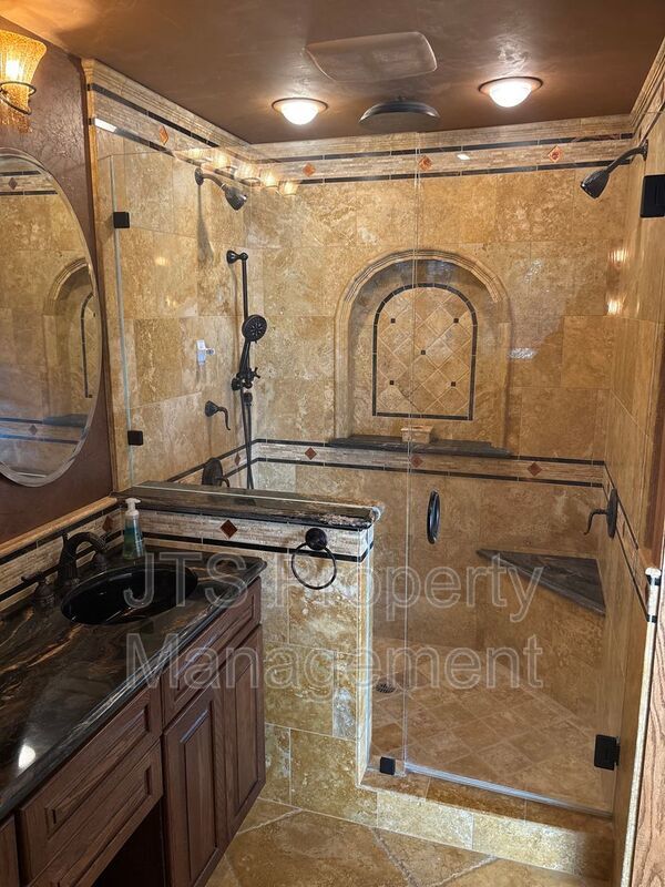 Beautiful Carmichael Home in Established Neighborhood for Rent! property image