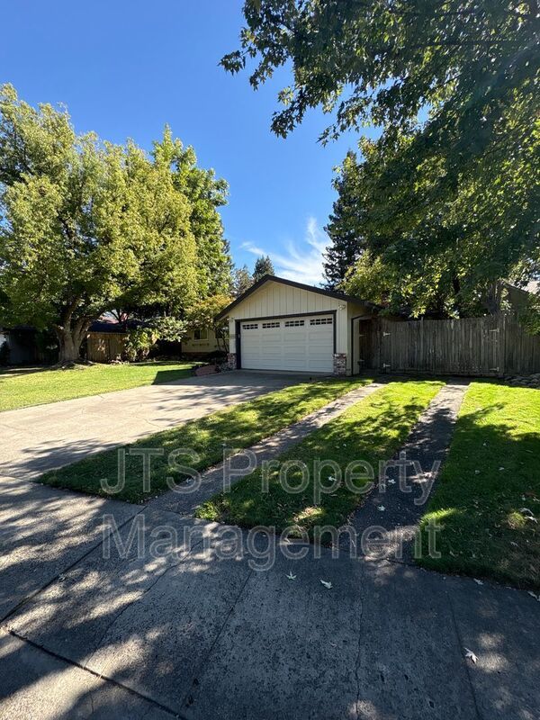 Beautiful Carmichael Home in Established Neighborhood for Rent! property image