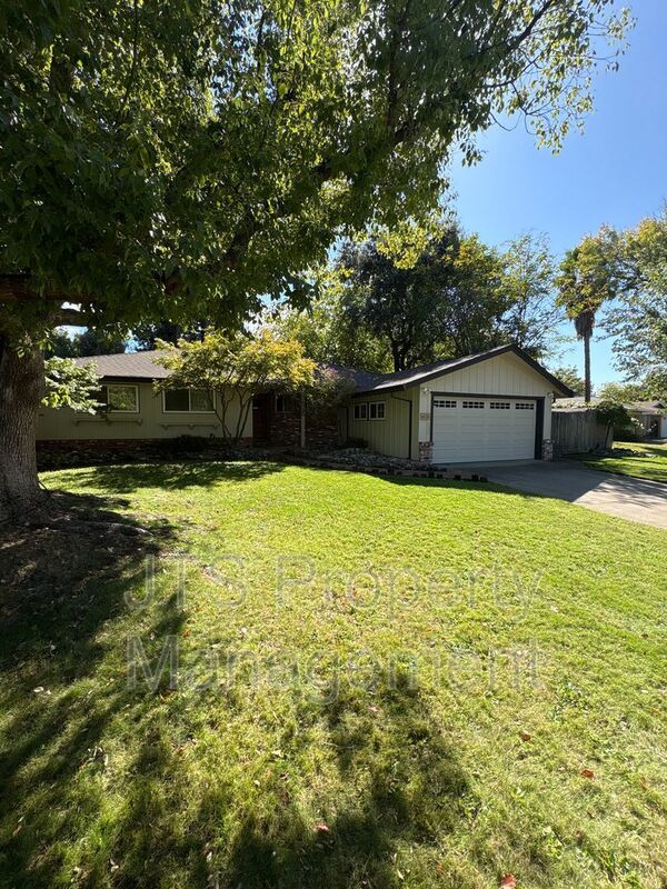 Beautiful Carmichael Home in Established Neighborhood for Rent! property image