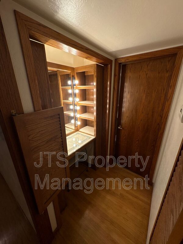 Beautiful Carmichael Home in Established Neighborhood for Rent! property image