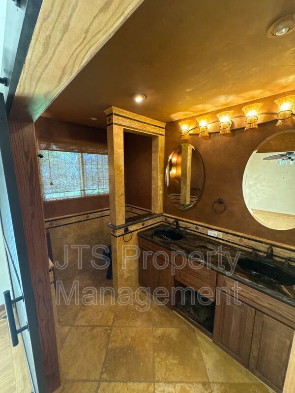Beautiful Carmichael Home in Established Neighborhood for Rent! property image