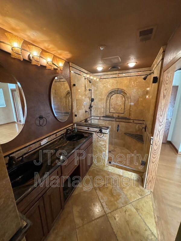 Beautiful Carmichael Home in Established Neighborhood for Rent! property image
