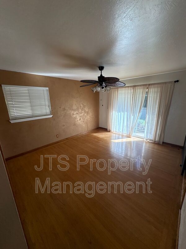Beautiful Carmichael Home in Established Neighborhood for Rent! property image