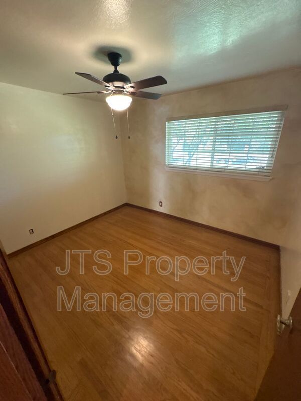 Beautiful Carmichael Home in Established Neighborhood for Rent! property image