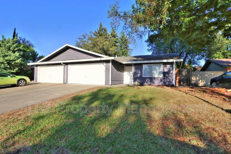 Updated Home With an Expansive Backyard! property image