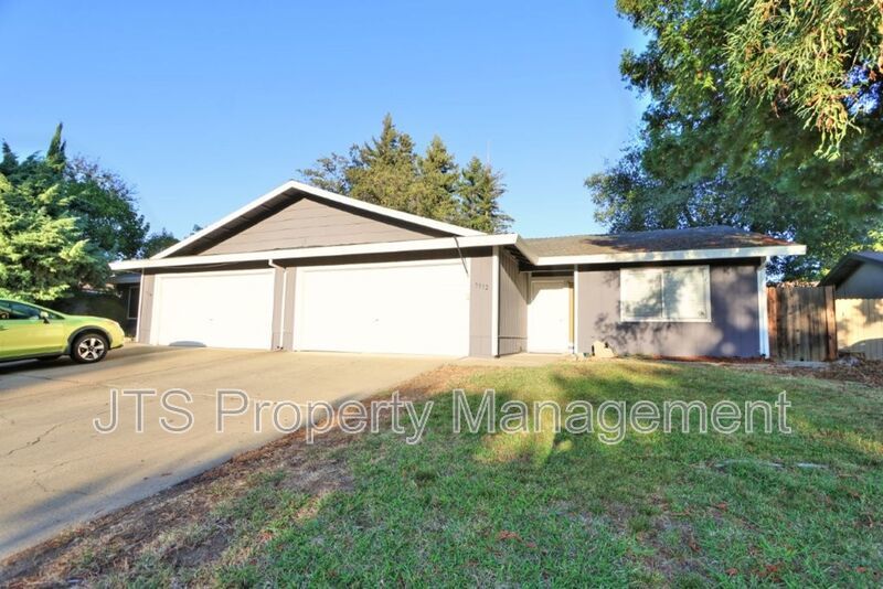 Updated Home With an Expansive Backyard! property image