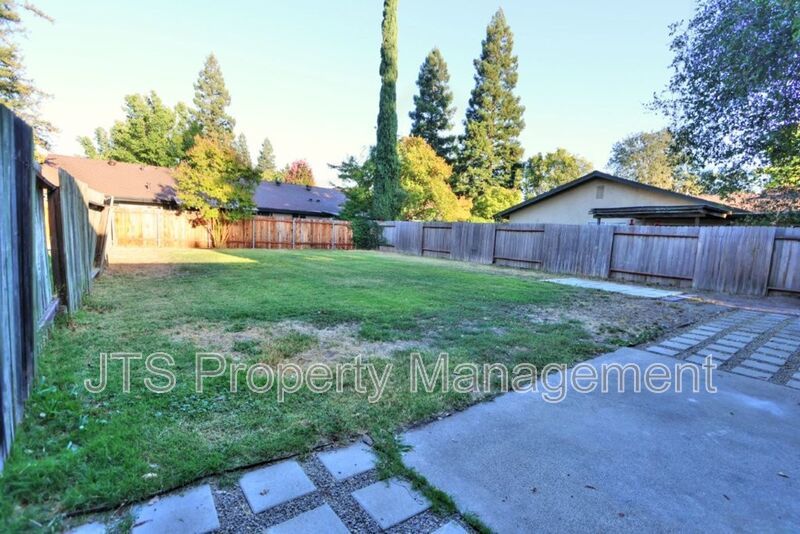 Updated Home With an Expansive Backyard! property image